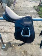 Stubben springzadel 17,5 inch, Dieren en Toebehoren, Paarden en Pony's | Zadels, Ophalen of Verzenden, Gebruikt, Springen