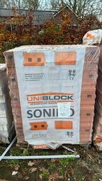 Uniblock sonido 240x120x174, Ophalen, Zo goed als nieuw, Bakstenen