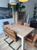 Tafel plus vitrine kast, Huis en Inrichting, Ophalen, Zo goed als nieuw, 4 tot 6 stoelen