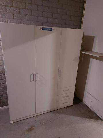 Kledingkast gratis