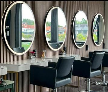 Kappers stoel te huur in onze leuke salon  beschikbaar voor biedingen