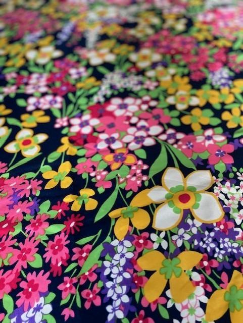 Stof zwart bloemetjes soepel vallend retro vintage, Hobby en Vrije tijd, Stoffen en Lappen, Nieuw, Katoen, 120 cm of meer, 30 tot 200 cm