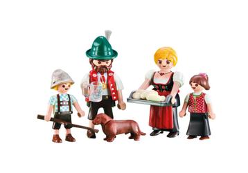 6395 familie in klederdracht beschikbaar voor biedingen