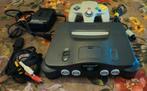 Nintendo 64 met 1 controller en kabels, Spelcomputers en Games, Spelcomputers | Nintendo 64, Ophalen of Verzenden, Refurbished