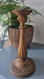 Oude houten Franse kandelaar met lood verzwaard
27 cm hoog, Ophalen of Verzenden