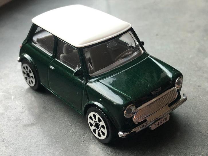 Bburago MINI COOPER classic - Schaal 1:43, Hobby en Vrije tijd, Modelauto's | 1:43, Zo goed als nieuw, Auto, Overige merken, Verzenden
