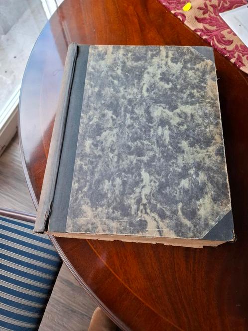 Oud Boek met Krantenknipsels - Voor en Na Oorlog, Boeken, Tijdschriften en Kranten, Gelezen, Overige typen, Ophalen of Verzenden