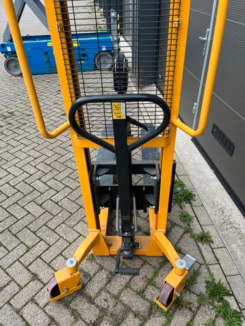 Stapelaar 1000kg, 180cm hefhoogte - beschikbaar voor biedingen
