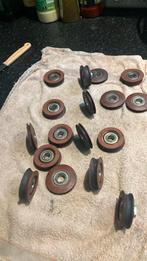 Mooie gelagerde wielen 45 mm doorsnede  asgaten 10 en 12 mm, Hobby en Vrije tijd, Knutselen, Ophalen, Gebruikt, Materiaal