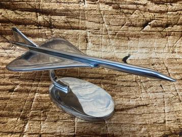Sculptuur Concorde geborsteld metaal.  beschikbaar voor biedingen