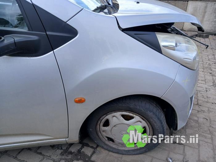 Scherm rechts-voor van een Chevrolet Spark (4AQ), Gebruikt, -, Ophalen of Verzenden, -