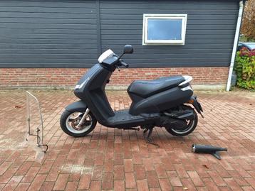 Peugeot Vivacity scooter start rijdt met kenteken beschikbaar voor biedingen