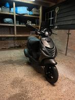 Piaggio zip iget 50cc met schade, Fietsen en Brommers, Scooters | Piaggio, Ophalen, Gebruikt, Maximaal 45 km/u, Zip