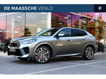 BMW iX2 eDrive20 High Executive M Sport / Panoramadak / Trek beschikbaar voor biedingen