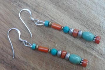 Lange zilveren oorhangers met Turkoois en Bloed Koraal beschikbaar voor biedingen