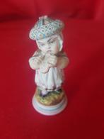 Porseleine beeldje jongetje met brood, Verzamelen, Beelden en Beeldjes, Ophalen of Verzenden, Zo goed als nieuw, Mens