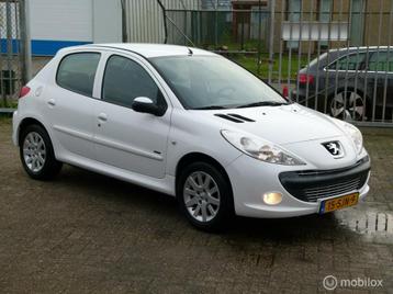 MOOI! luxe Peugeot 206 + 1.4 Airco Cruise nieuwe APK 05-2026 beschikbaar voor biedingen