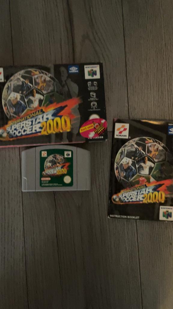 N64 International Superstar Soccer 2000 Compleet in Doos, Spelcomputers en Games, Games | Nintendo 64, Gebruikt, Sport, 1 speler