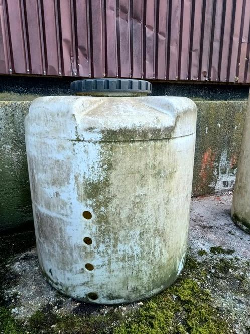 Twee grote vaten / tonnen, Tuin en Terras, Regentonnen, Gebruikt, Kunststof, 150 liter of meer, Ophalen