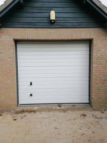 hormann sectionaal garagedeur 255x230 cm, handbediening.  beschikbaar voor biedingen
