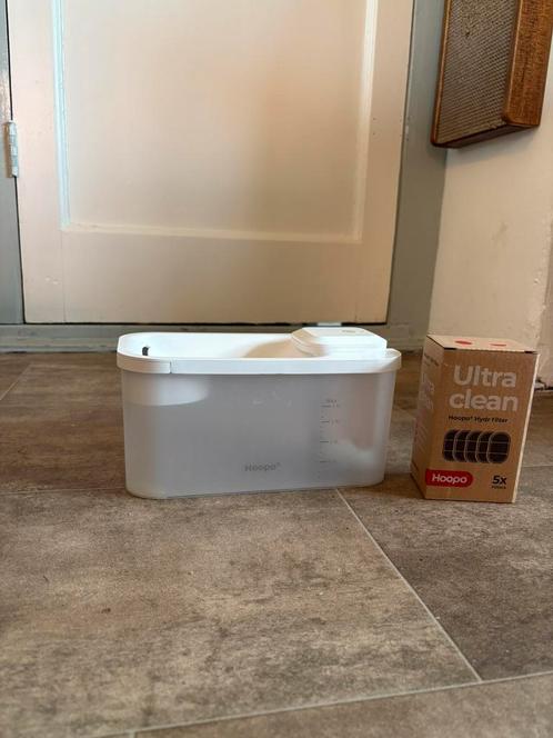 HOOPO HYDR WHITE - CORDLESS & ULTRA CLEAN WATER FOUNTAIN, Dieren en Toebehoren, Kattenvoerbakken en Drinkbakken, Zo goed als nieuw