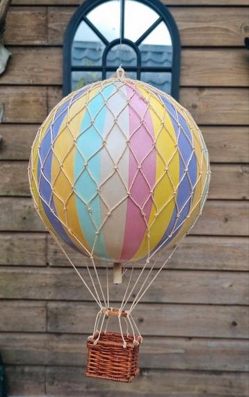 Luchtballonnen authentic models, leuk voor o.a. kinderkamer beschikbaar voor biedingen