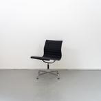 8 Vitra Eames stoel Ea106 Zwart hopsak Aluminium, Zo goed als nieuw, Leer, Vijf, Zes of meer stoelen