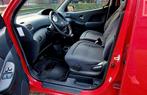 Toyota Yaris Verso 1.3 16V Vvti Linea SOL AUT 2003 Rood, Auto's, 1299 cc, 4 cilinders, Yaris Verso, Grijs