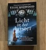 Ellie Midwood - Licht in het duister, Gelezen, Ophalen of Verzenden, Ellie Midwood, Tweede Wereldoorlog