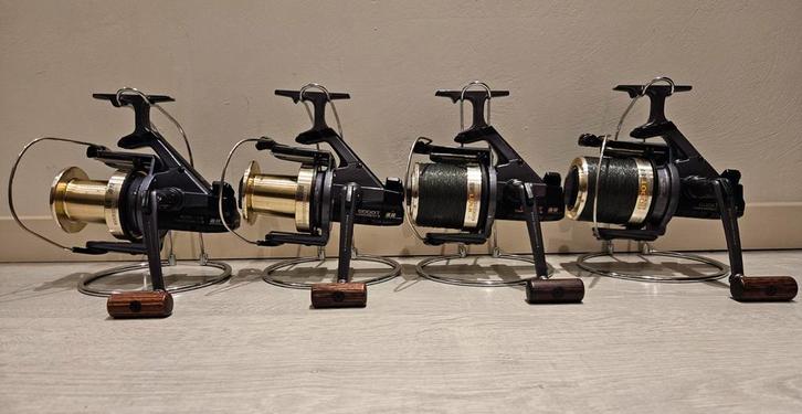 4 Daiwa Whisker Tournament 6000T, Watersport en Boten, Hengelsport | Karpervissen, Zo goed als nieuw, Complete set, Ophalen of Verzenden
