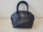 "Prada" tasje van nepleer | Klein zwart handtasje, Sieraden, Tassen en Uiterlijk, Tassen | Damestassen, Ophalen of Verzenden, Zo goed als nieuw