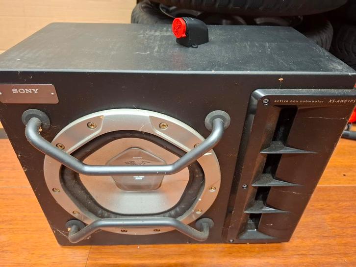 Sony XPlod 800W subwoofer MOET weg!, Auto diversen, Autospeakers, Zo goed als nieuw, Ophalen