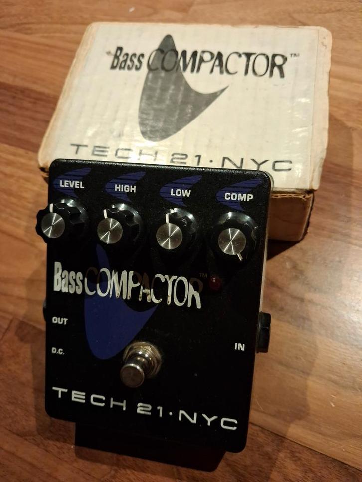 Tech 21 Bass Compactor - Bascompressor/preamp pedaal, Muziek en Instrumenten, Effecten, Gebruikt, Compressor, Ophalen of Verzenden