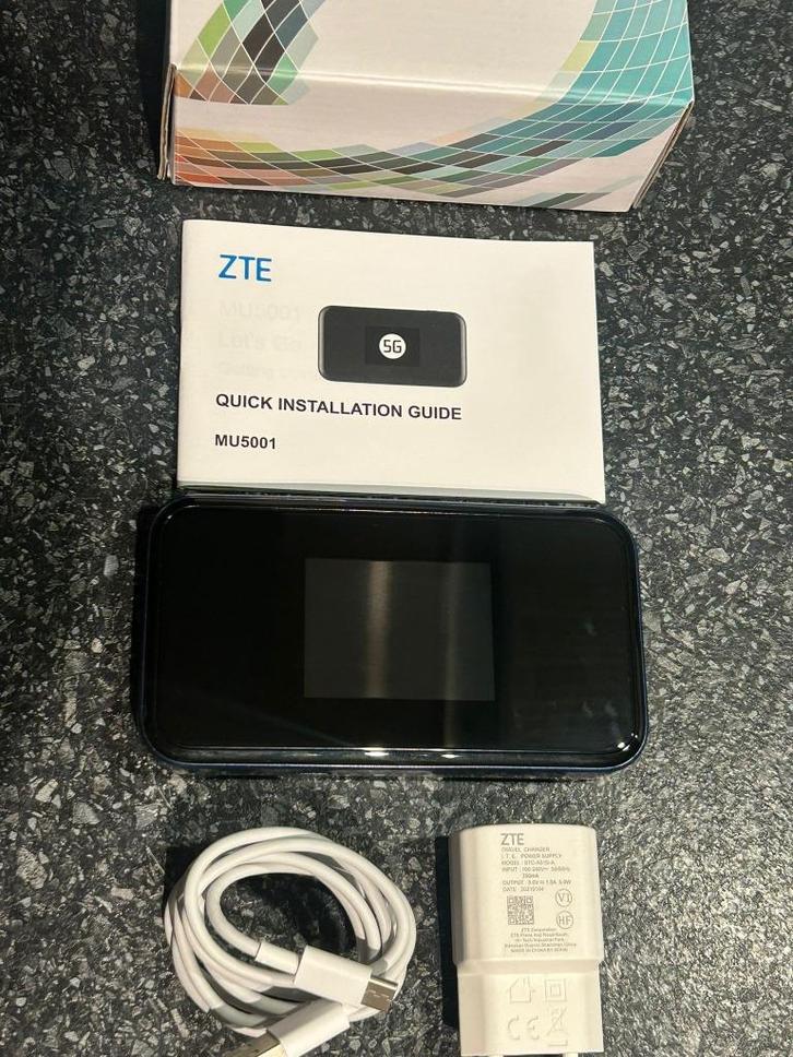 ZTE MU5001 5G Mifi Router - Retourkans in perfecte staat, Computers en Software, Routers en Modems, Zo goed als nieuw, Router met modem
