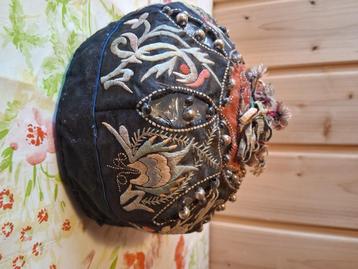 Antiek Chinees hoedje beschikbaar voor biedingen