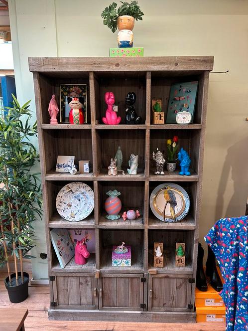 Houten Kast met 12 vakken en 3 deurtjes, Huis en Inrichting, Kasten | Boekenkasten, Zo goed als nieuw, 150 tot 200 cm, 200 cm of meer