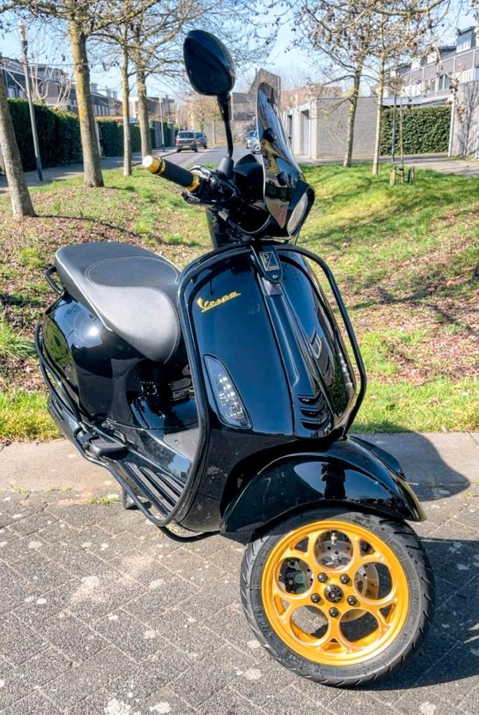 Vespa Sprint, Fietsen en Brommers, Brommers | Vespa, Zo goed als nieuw, Maximaal 45 km/u, Ophalen