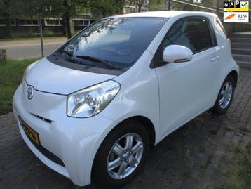 Toyota IQ 1.0 VVTi Aspiration//parlemoer wit metallic//nieuw