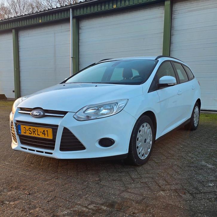 Ford Focus 1.6 Tdci 77KW Wagon 2013 apk 23-12-2026, Auto's, Ford, Bedrijf, Focus, Diesel, Euro 5, A, Stationwagon, Handgeschakeld