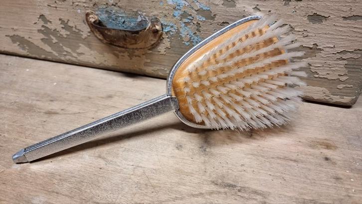retro  haarborstel zilver kleurig, zeer nette staat, Verzamelen, Retro, Persoonlijke verzorging, Ophalen of Verzenden