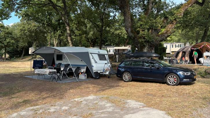 Hobby 460 UFE - 2001, Caravans en Kamperen, Caravans, Particulier, tot en met 4, 750 - 1000 kg, Rondzit, Hobby, Vast bed, 5 tot 6 meter