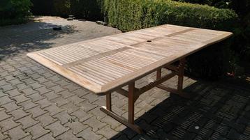Mooie Teak tuintafel 200 x 95 beschikbaar voor biedingen