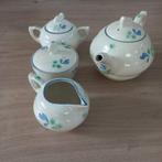 Vintage Theeservies met blauw bloemen., Antiek en Kunst, Antiek | Keramiek en Aardewerk, Ophalen