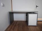 Bureau Grijs/Wit, Huis en Inrichting, Ophalen, Zo goed als nieuw