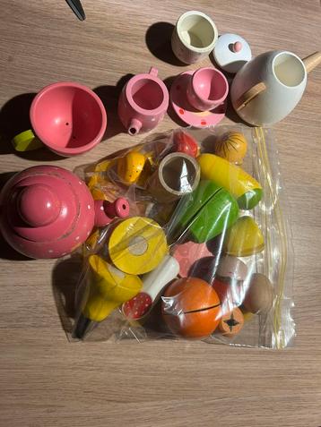 Houten fruit e.d. beschikbaar voor biedingen