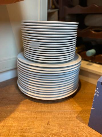 Kleine en grote Intermezzo borden beschikbaar voor biedingen