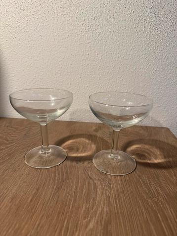 2 Champagnecoupes beschikbaar voor biedingen
