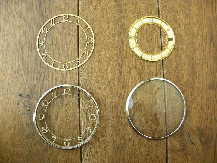 Wijzerplaten, cijferringen, glasdeksels serie 8, Antiek en Kunst, Antiek | Klokken, Ophalen of Verzenden