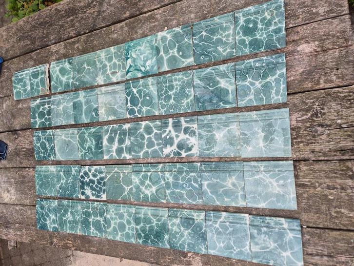 39 stuks antieke muur plinten, gemarmerd groen wit, Antiek en Kunst, Antiek | Wandborden en Tegels, Ophalen