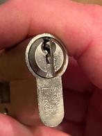 Gelijk sluitende sloten (veel), Ophalen of Verzenden, Zo goed als nieuw, Koper of Messing, Slot